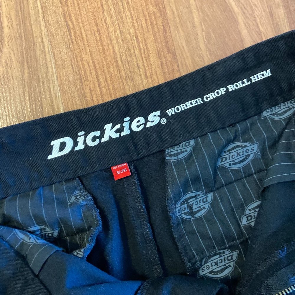 Dickies Women's Roll Crop Hem - Black